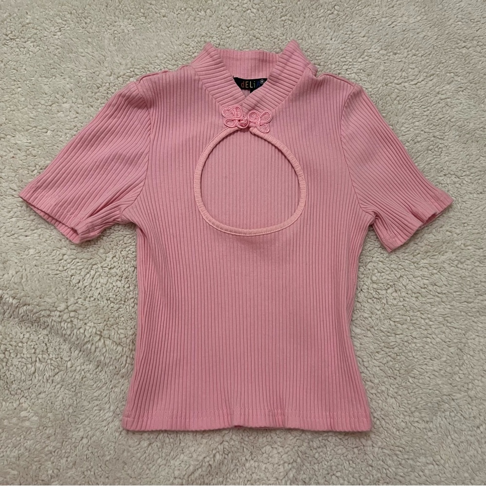Delia's Collar Keyhole Crop Tee